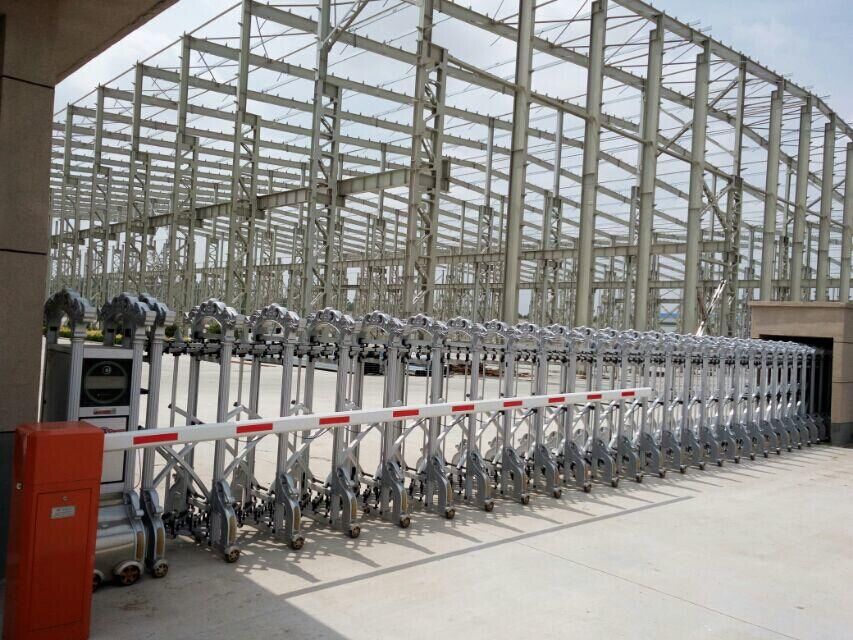 浑江道闸+电动伸缩门