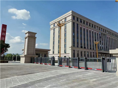 龙凤段滑伸缩门